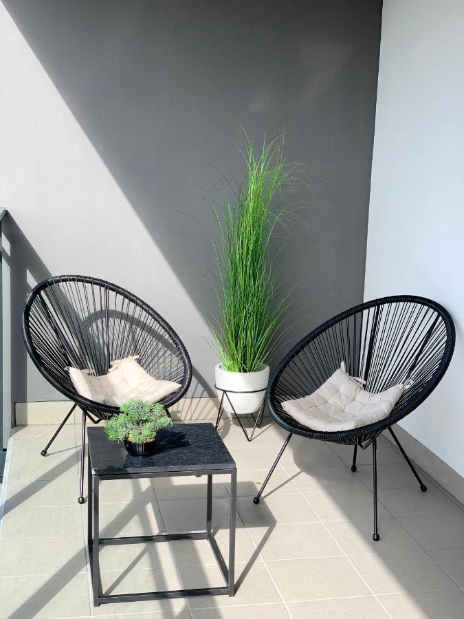 Apartamenty Aura Q4Apartments กดัญสก์ ภายนอก รูปภาพ