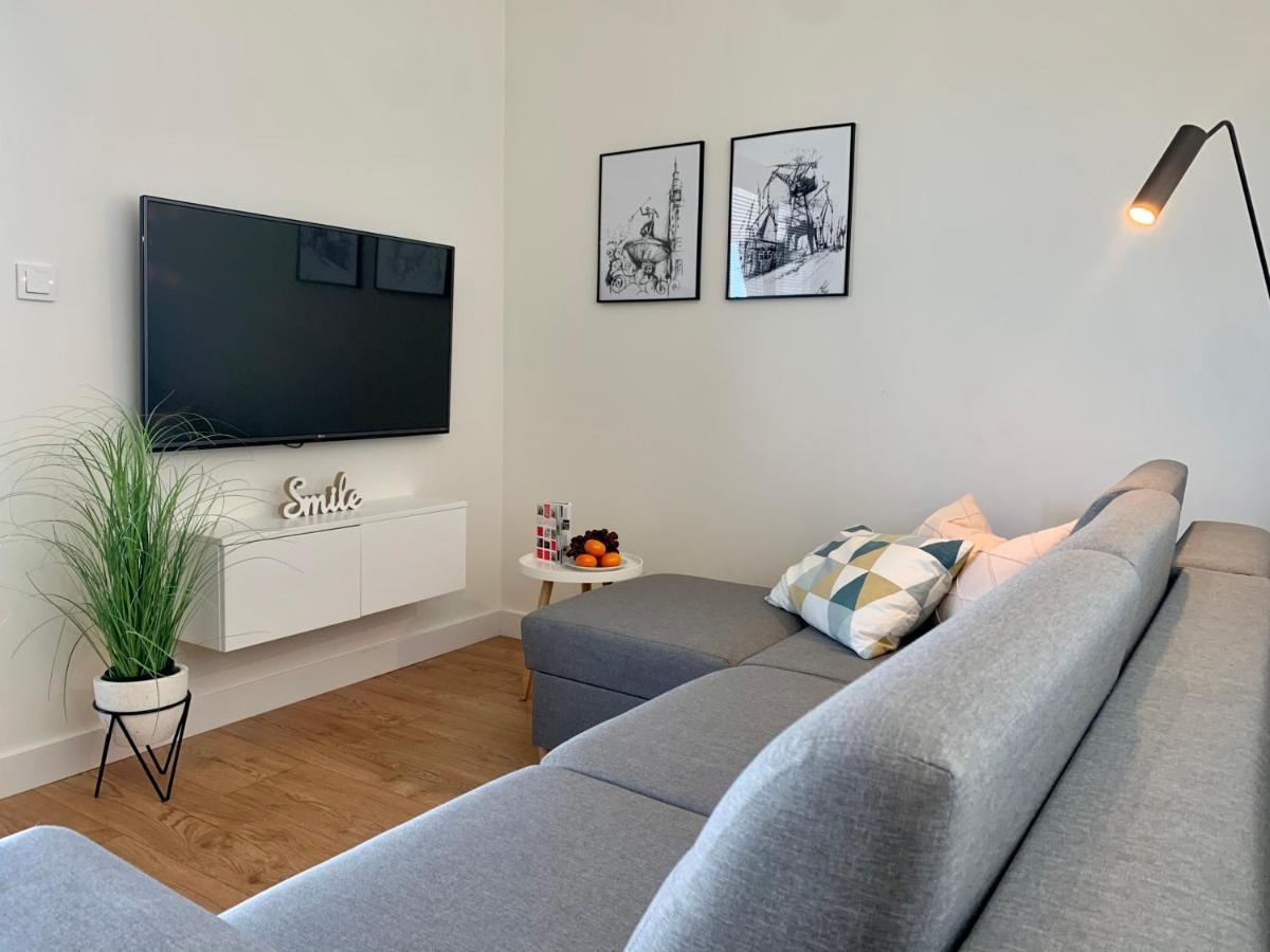Apartamenty Aura Q4Apartments กดัญสก์ ภายนอก รูปภาพ