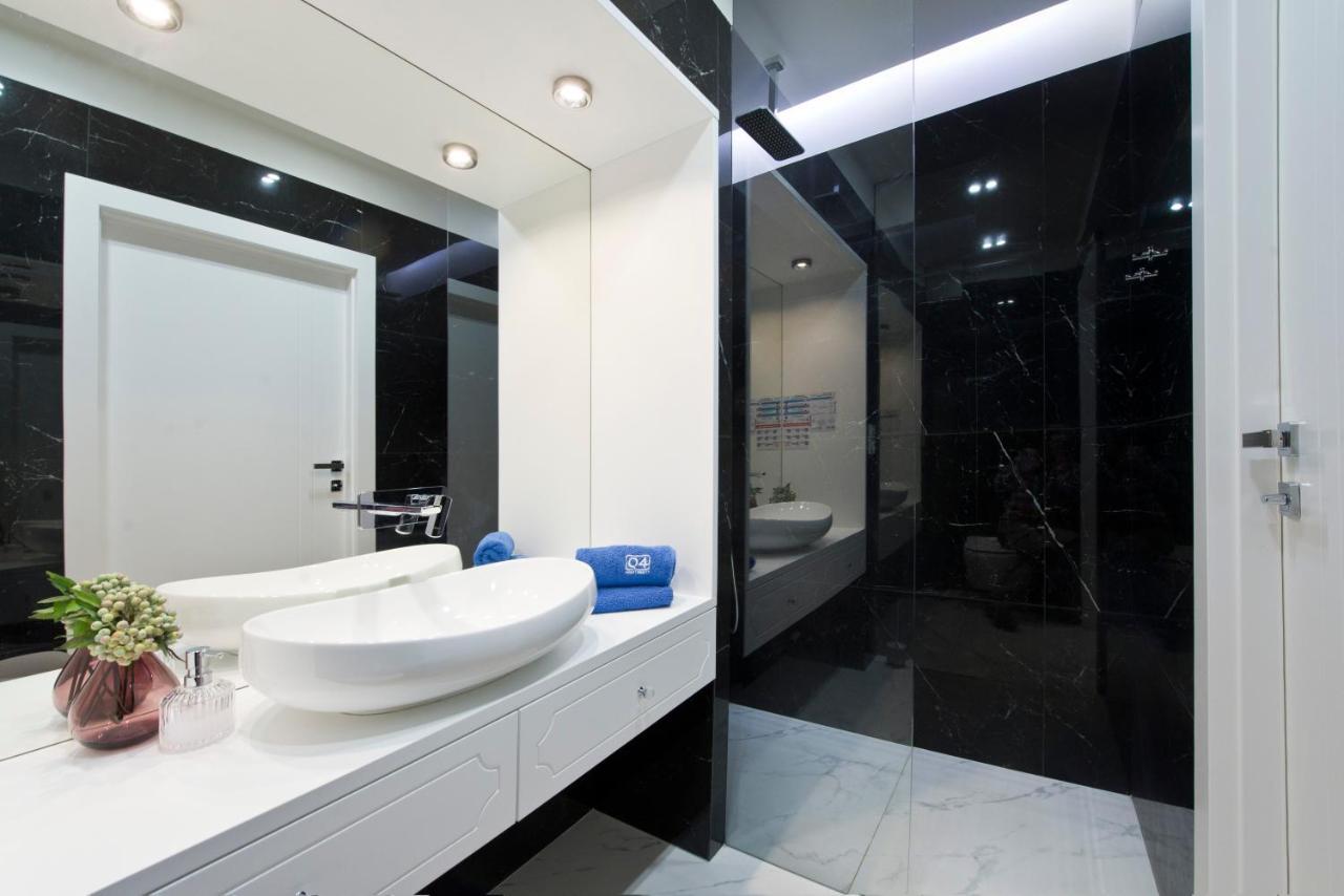 Apartamenty Aura Q4Apartments กดัญสก์ ภายนอก รูปภาพ
