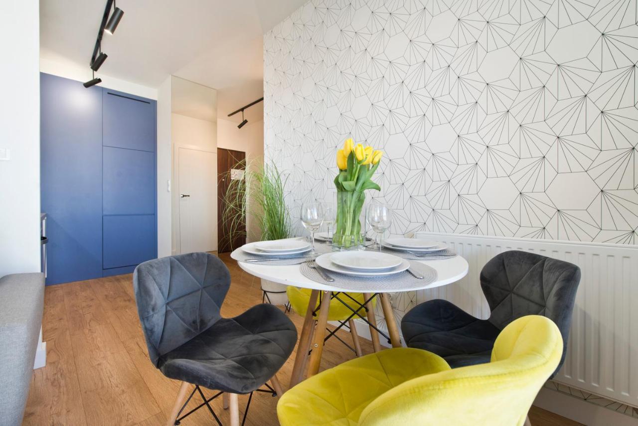 Apartamenty Aura Q4Apartments กดัญสก์ ภายนอก รูปภาพ