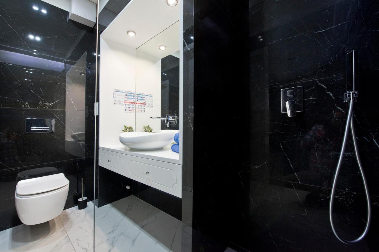 Apartamenty Aura Q4Apartments กดัญสก์ ภายนอก รูปภาพ