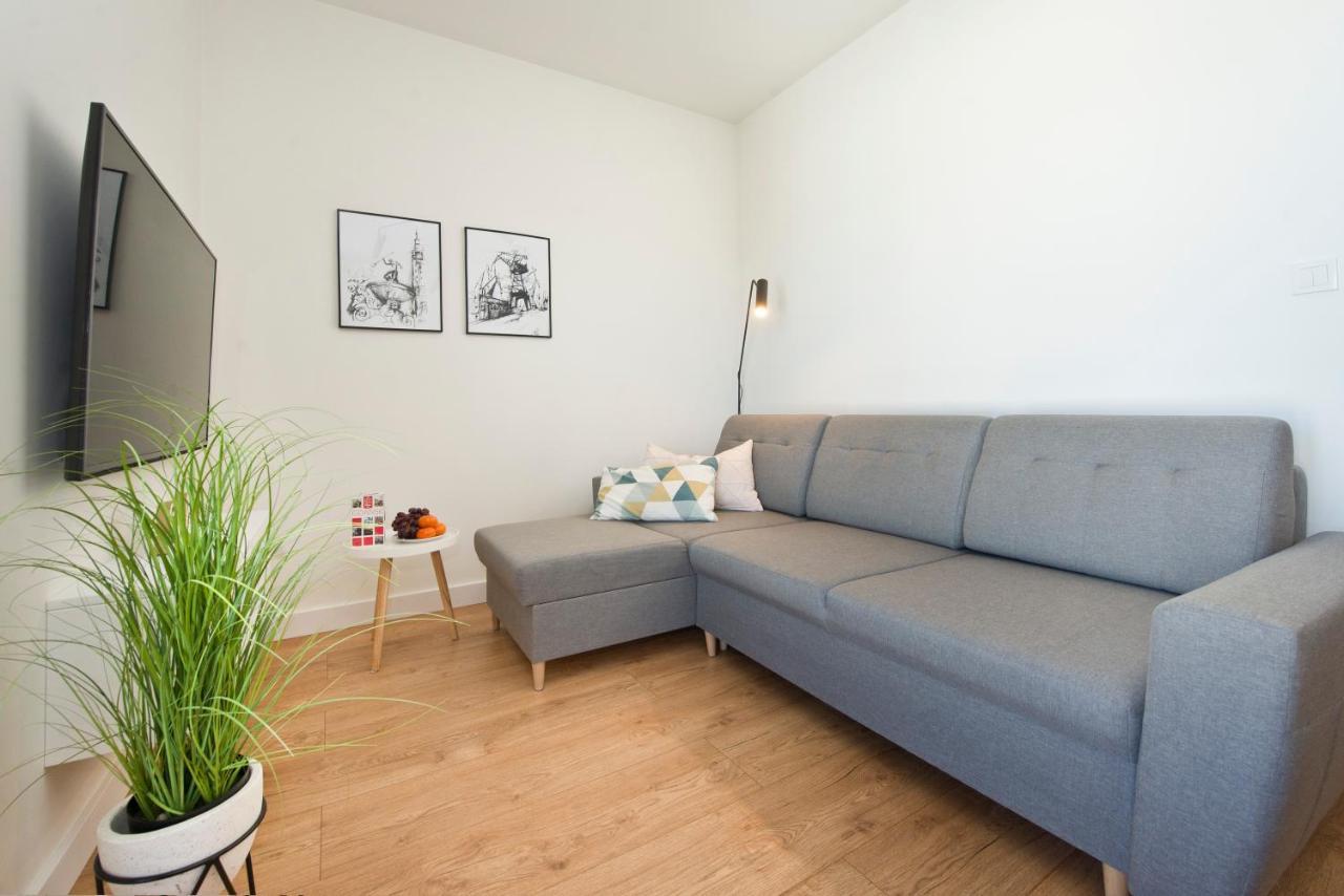 Apartamenty Aura Q4Apartments กดัญสก์ ภายนอก รูปภาพ
