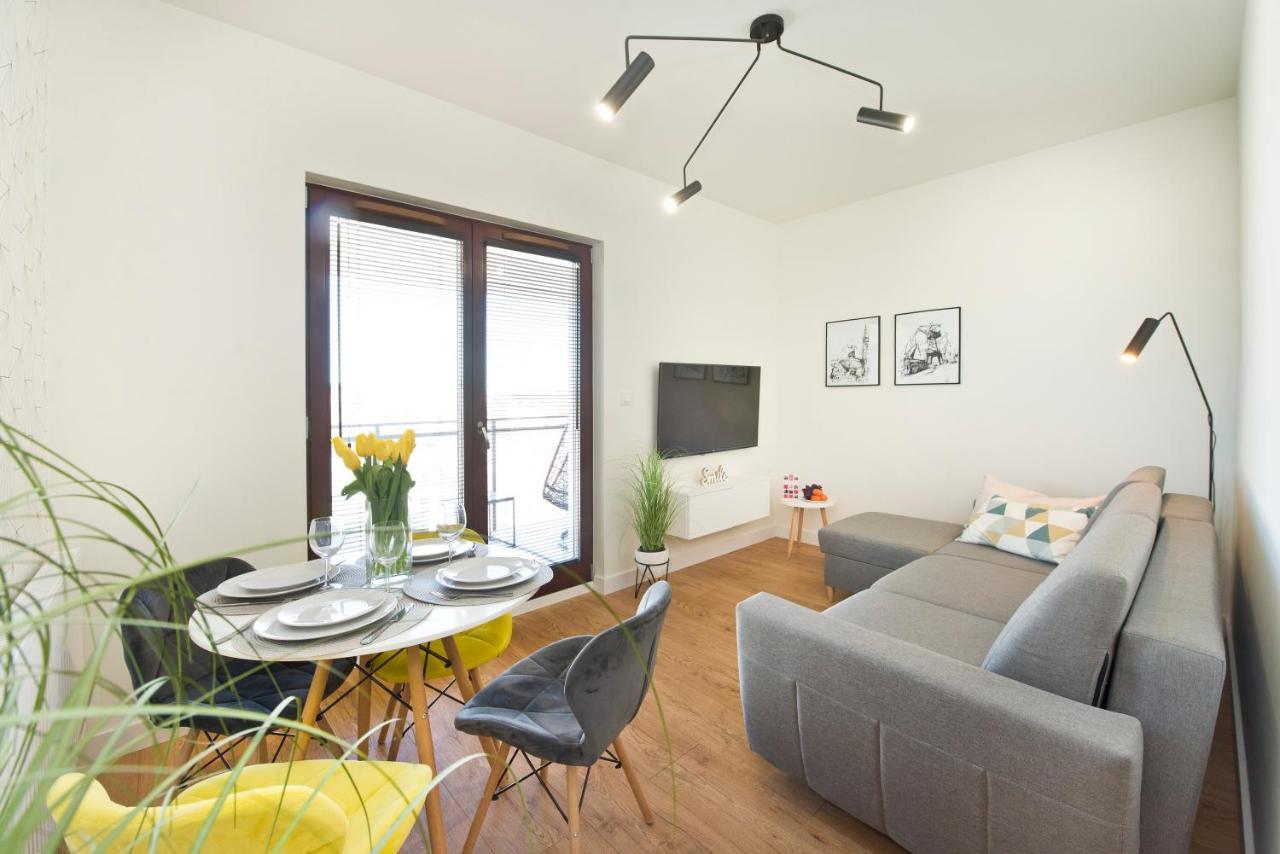 Apartamenty Aura Q4Apartments กดัญสก์ ภายนอก รูปภาพ